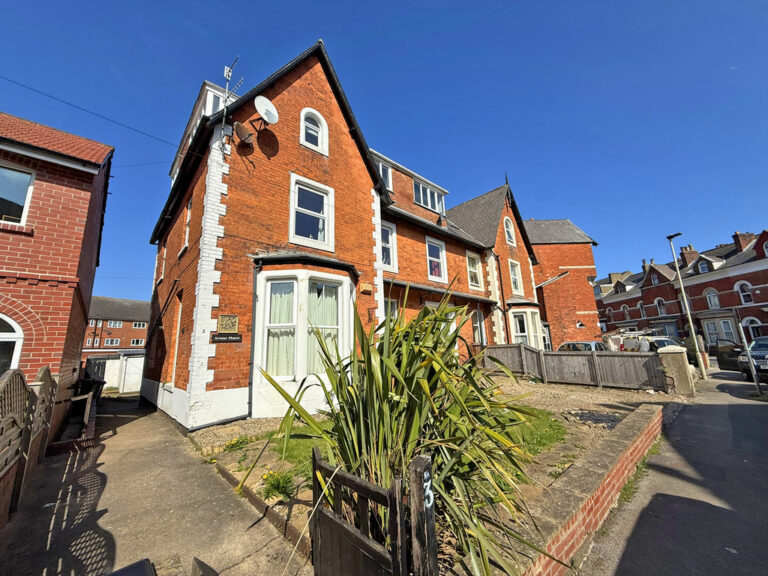 Avenue Road, Scarborough