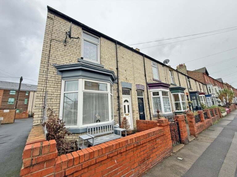 St. Johns Road, Scarborough